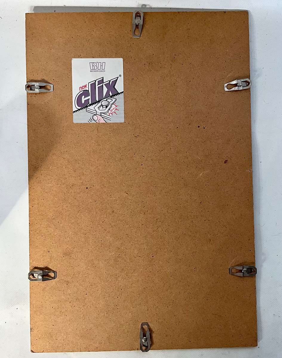 Colourful and bright painting on cloth of 3 people (family?) on abstract background