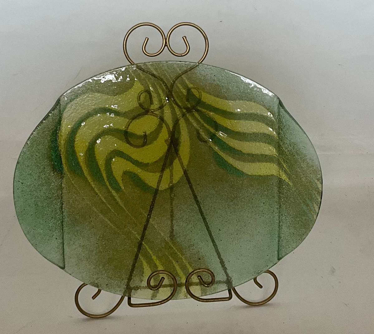 Glass serving tray in swirling greens (35 cm from handle tip to handle tip)