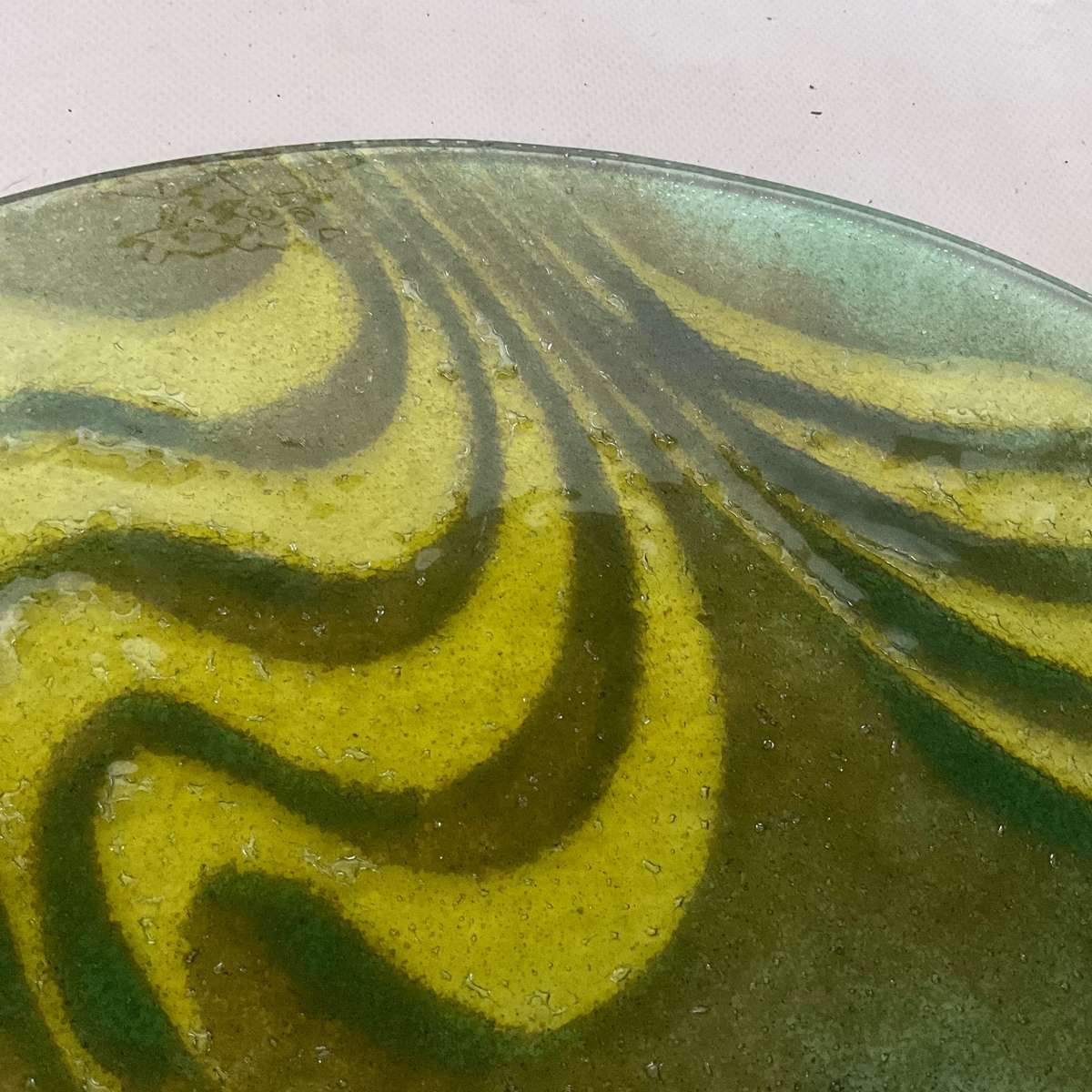 Glass serving tray in swirling greens (35 cm from handle tip to handle tip)