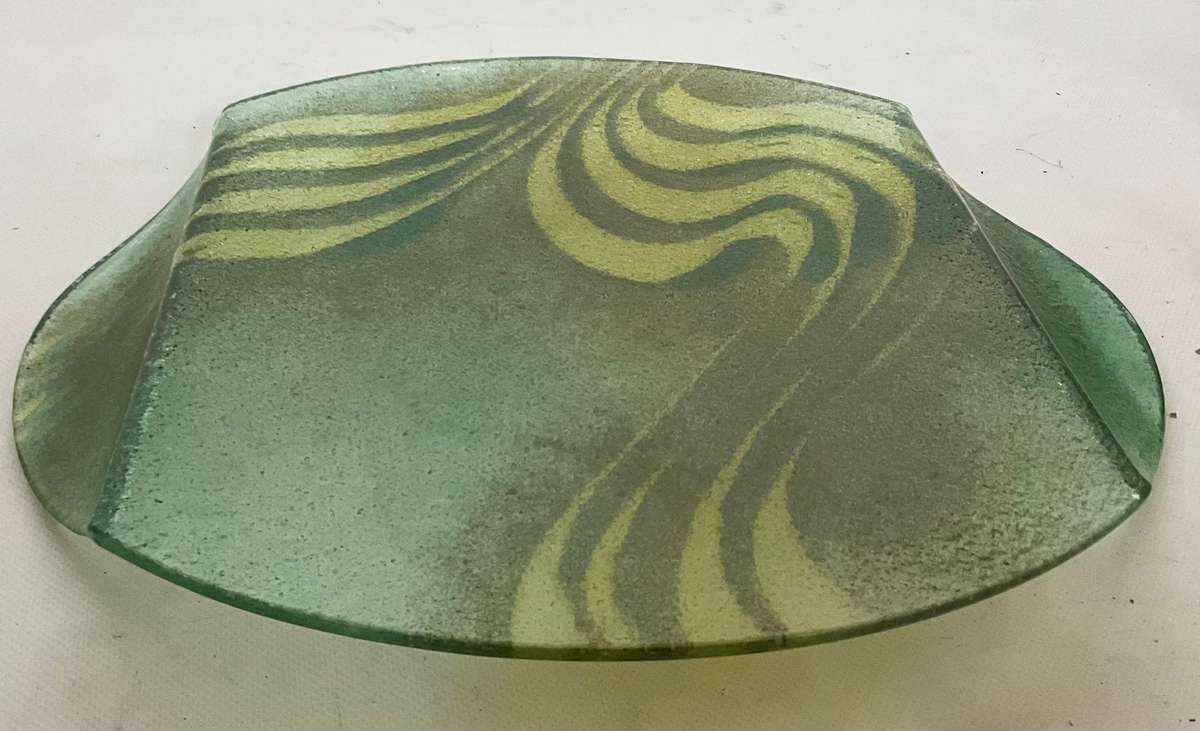 Glass serving tray in swirling greens (35 cm from handle tip to handle tip)