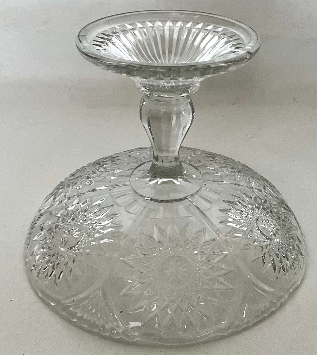 Attractive glass Tazza - perfect for entertaining!