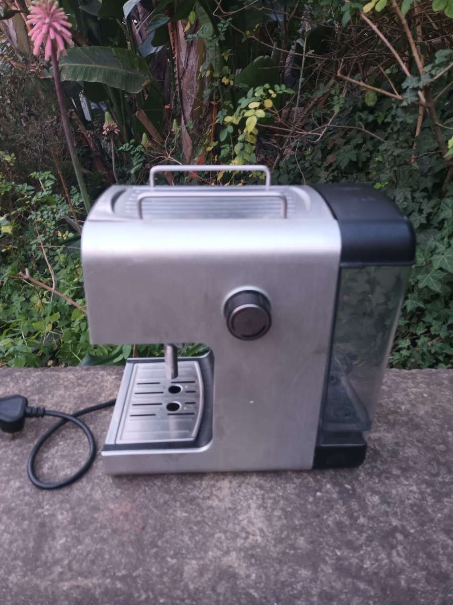 Russell Hobbs Nero Espresso Coffee Maker RH1916