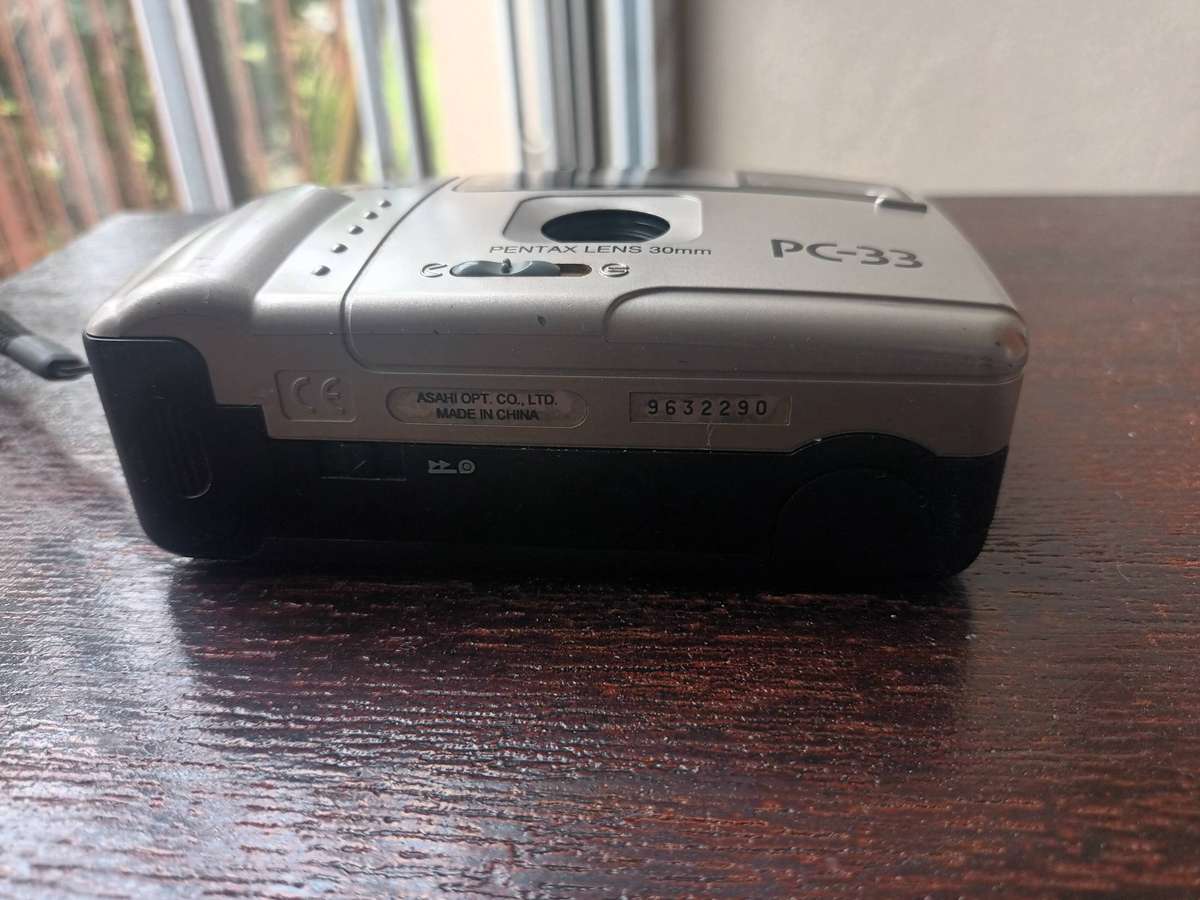 Pentax PC-33 Point and Shoot Compact 35mm Film Camera