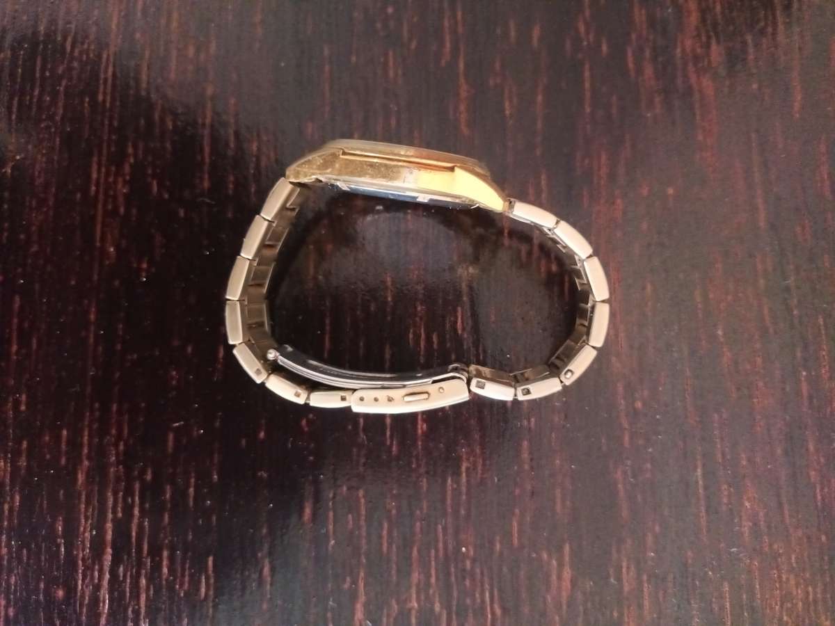 VINTAGE Pulsar Mens VJ33-X004 Classic Day Date Gold Tone Quartz Analog Watch