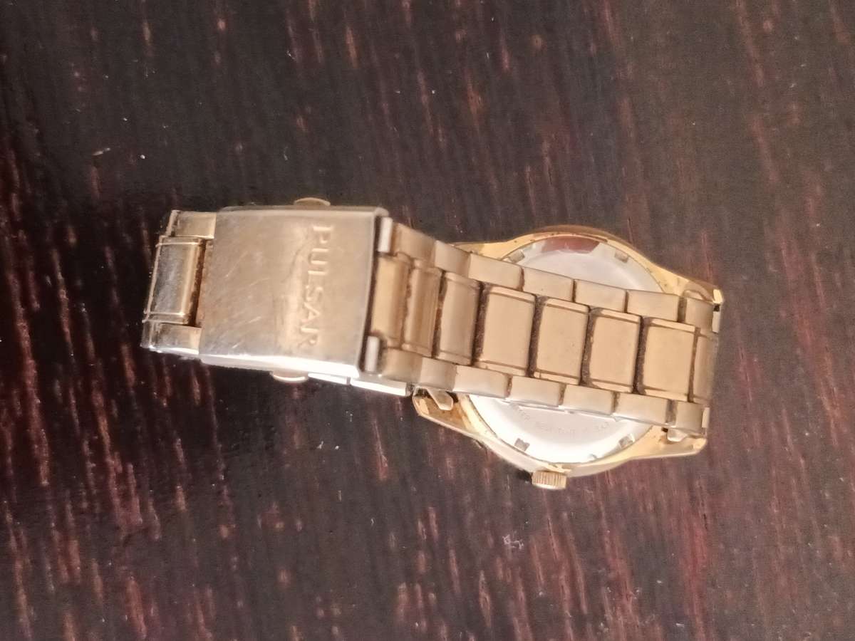 VINTAGE Pulsar Mens VJ33-X004 Classic Day Date Gold Tone Quartz Analog Watch