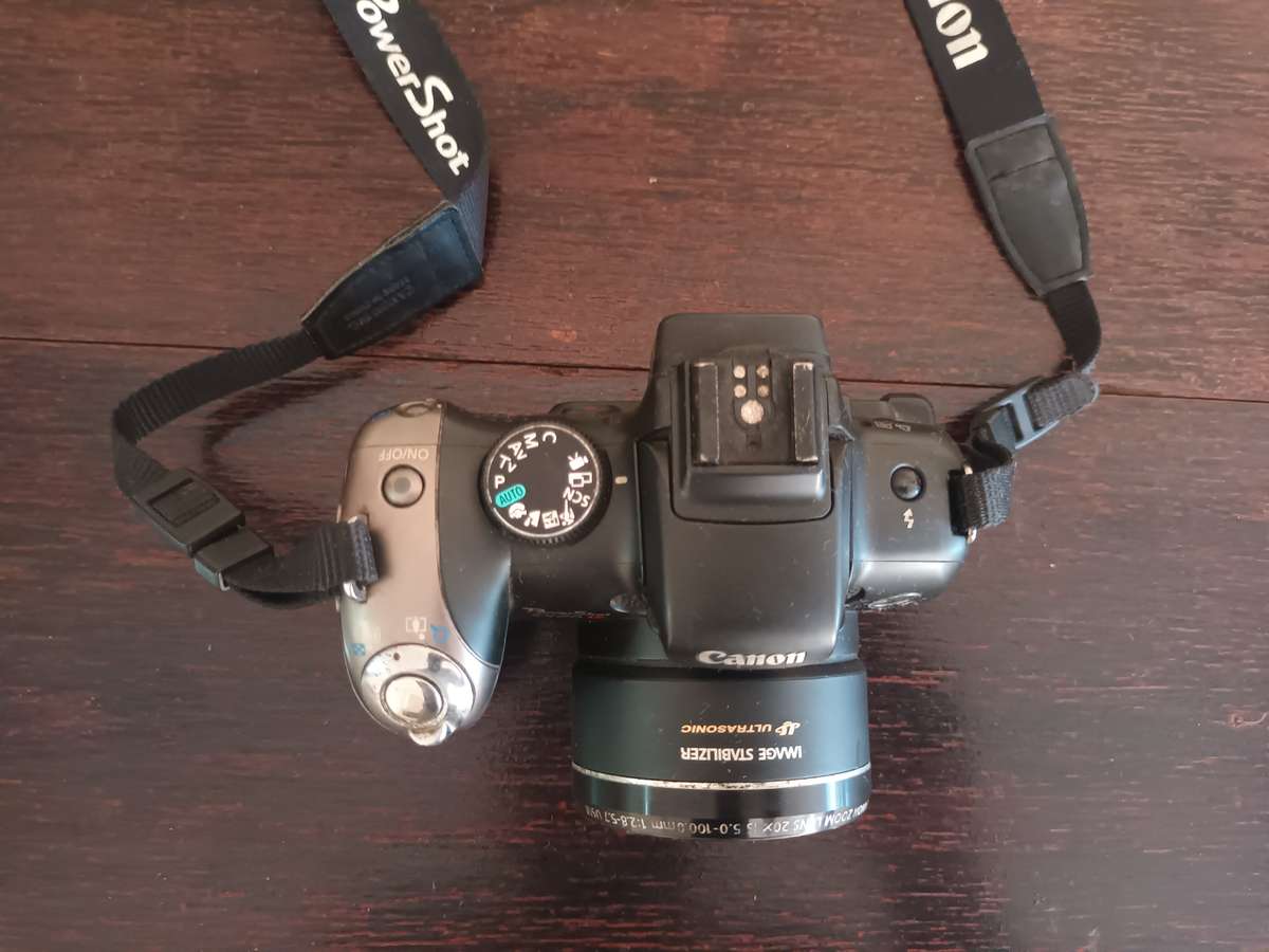 Canon PowerShot SX20 IS 12.1MP CCD Bridge Camera