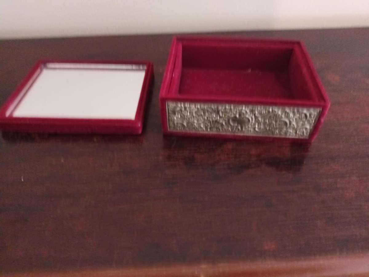 VINTAGE Godinger Silver-Plated Trinket Box With A Red Velvet Lining