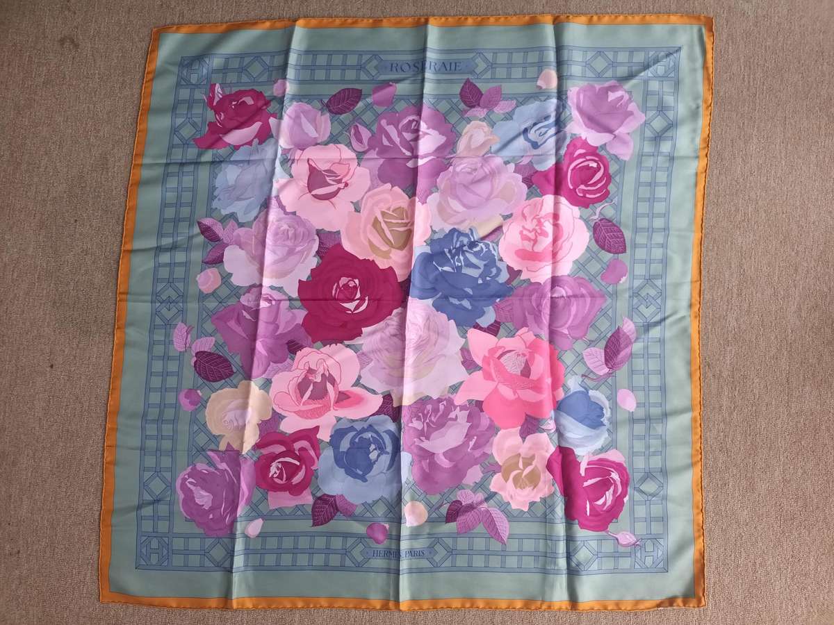 VINTAGE HERMÈS 100% Silk Scarf Roseraie Design By Christiane Vauzelles With Box