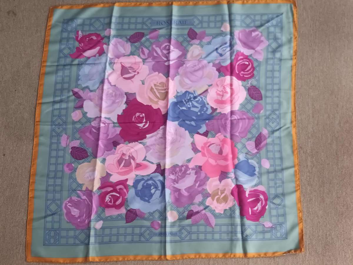 VINTAGE HERMÈS 100% Silk Scarf Roseraie Design By Christiane Vauzelles With Box