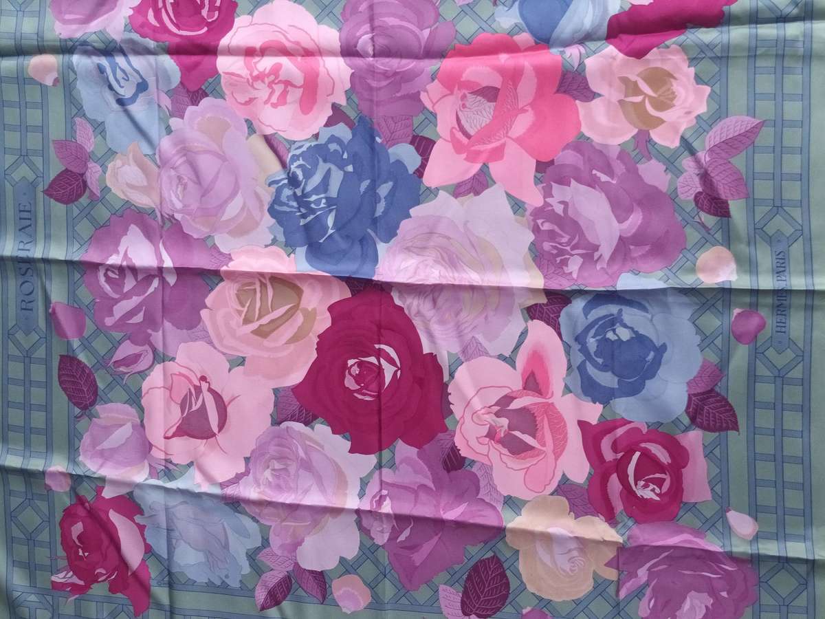 VINTAGE HERMÈS 100% Silk Scarf Roseraie Design By Christiane Vauzelles With Box