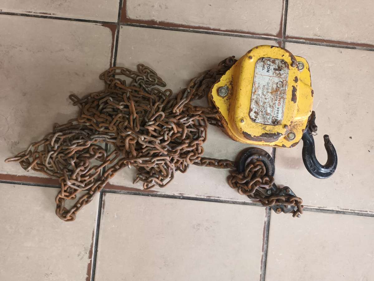 1 Ton King Series Chain Hoist By Searle Hoist & Tool