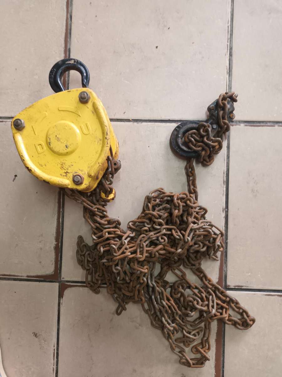 1 Ton King Series Chain Hoist By Searle Hoist & Tool