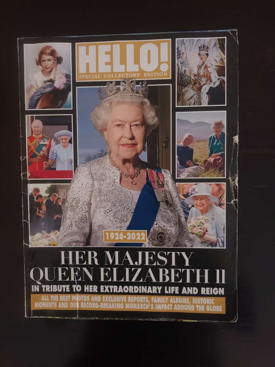 HER MAJESTY QUEEN ELIZABETH II HELLO! MAGAZINE SPECIAL COLLECTOR'S EDITION