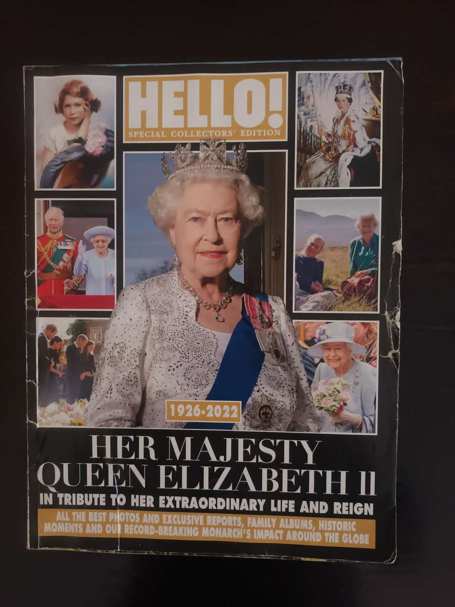 HER MAJESTY QUEEN ELIZABETH II HELLO! MAGAZINE SPECIAL COLLECTOR'S EDITION