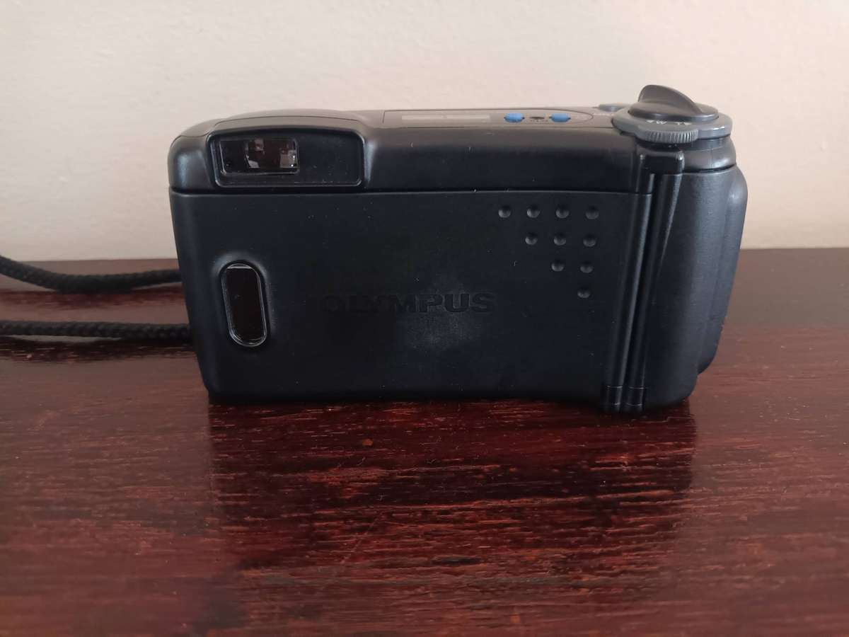 Olympus Superzoom 70 Point And Shoot Film Camera 35mm