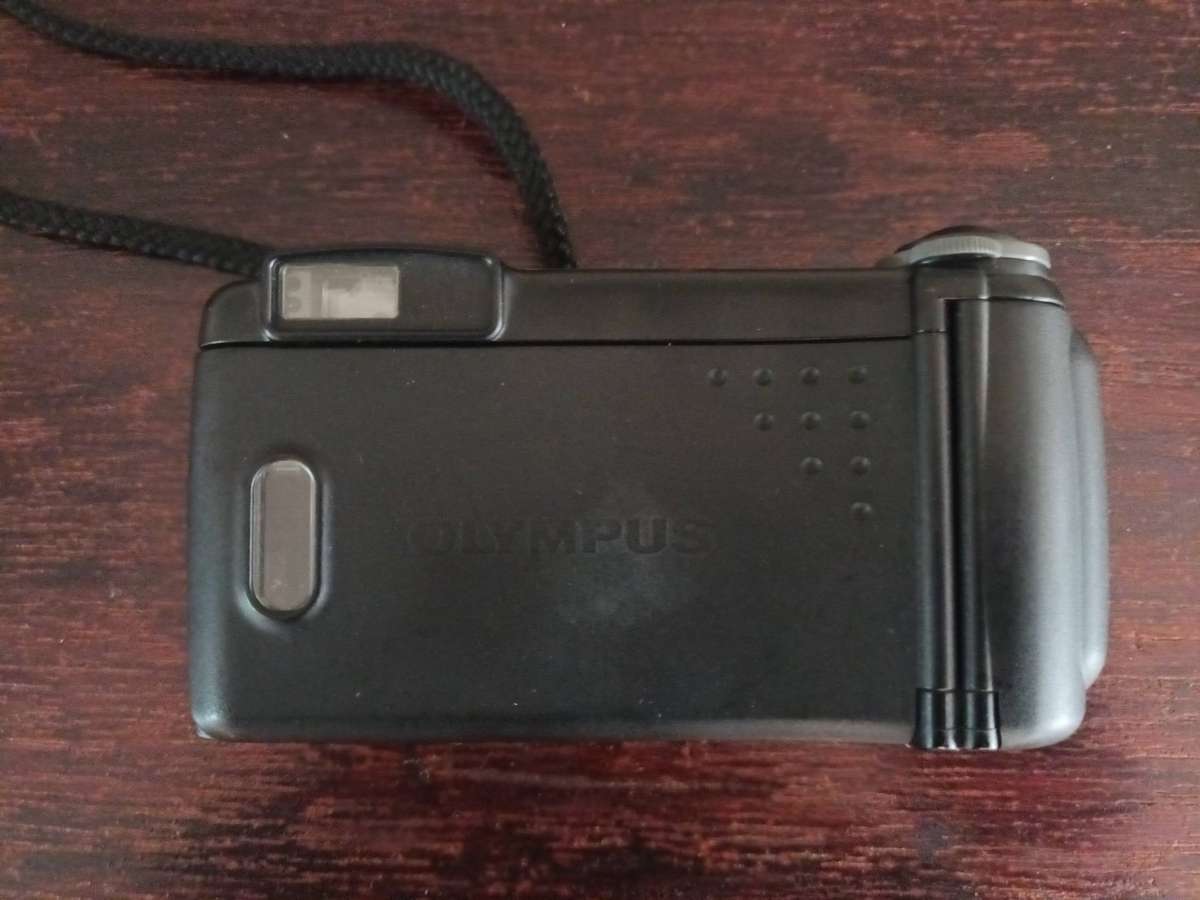 Olympus Superzoom 70 Point And Shoot Film Camera 35mm