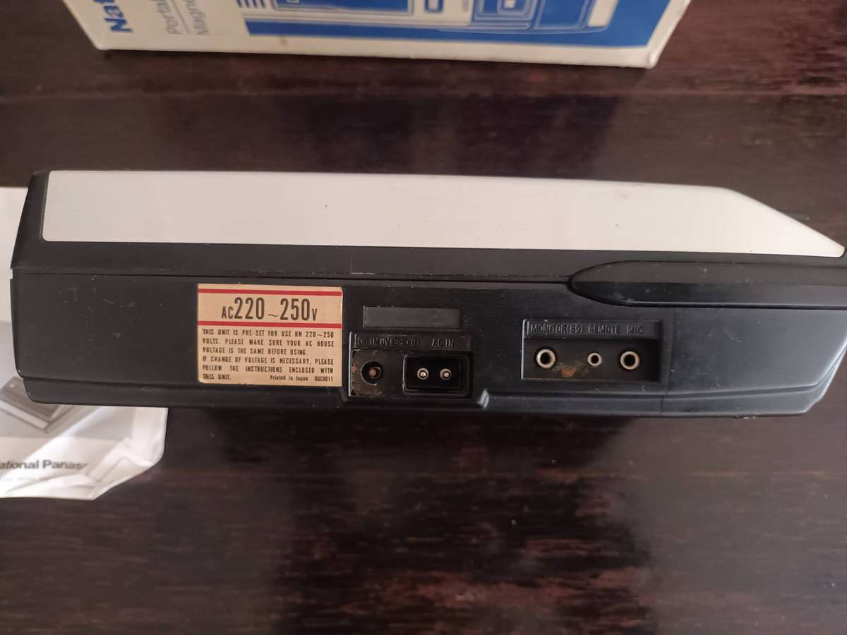 VINTAGE Panasonic RQ-2309 Portable Cassette Tape Player Recorder