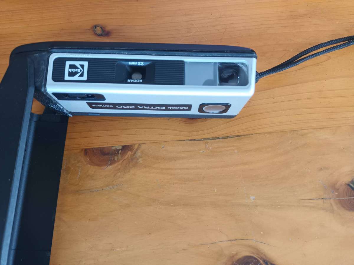 VINTAGE Kodak Ektra 200 Camera