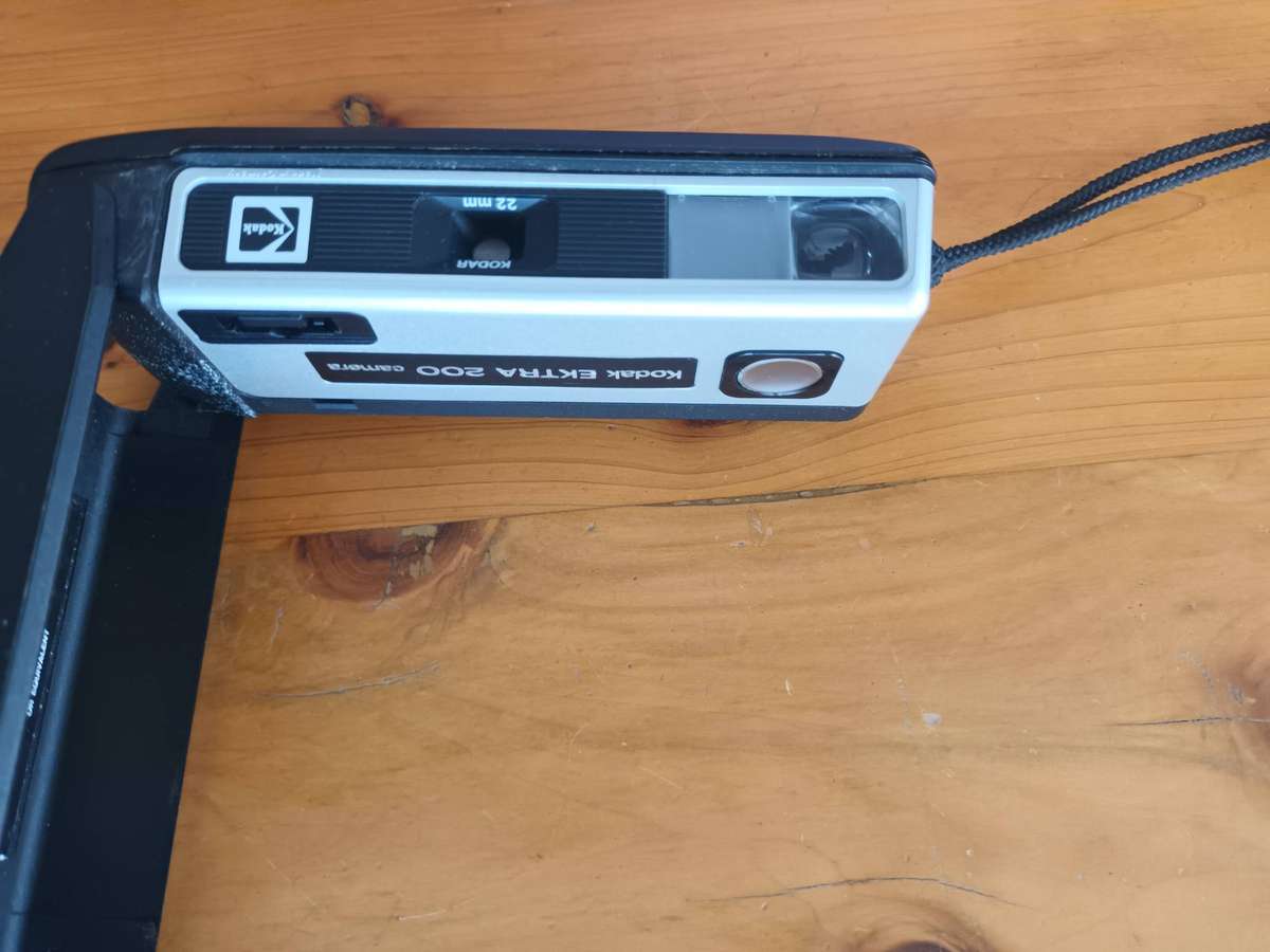 VINTAGE Kodak Ektra 200 Camera