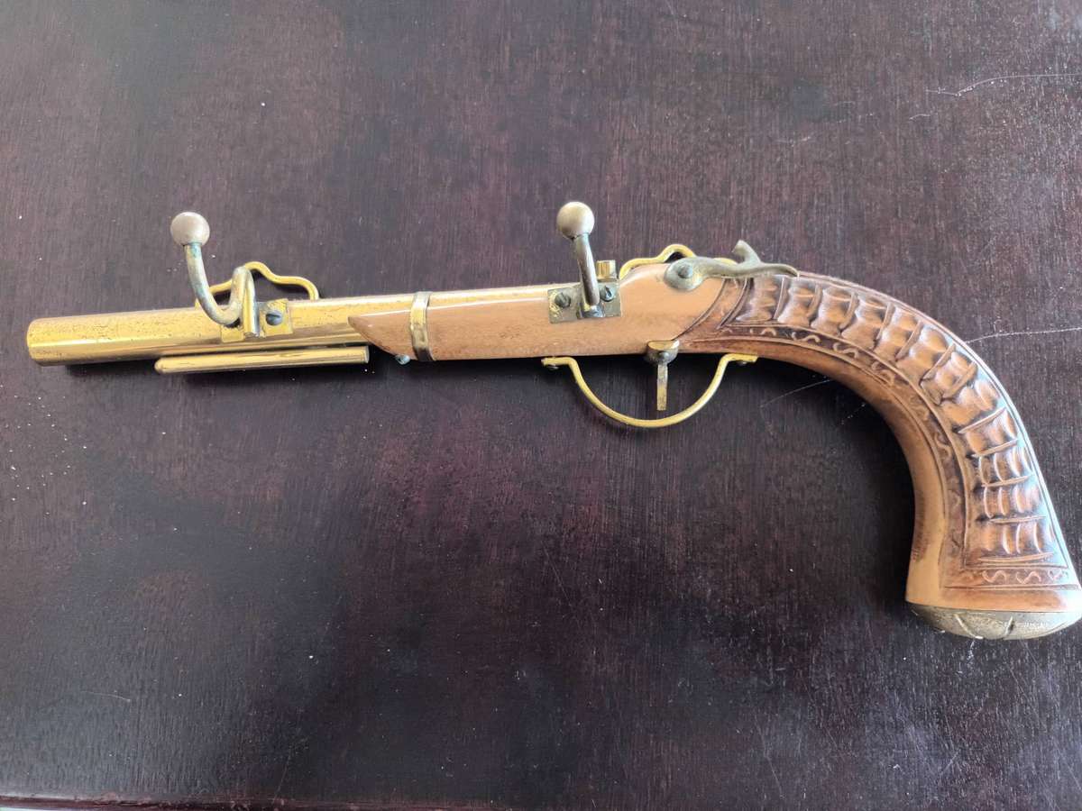 VINTAGE Replica Flintlock Pistol-shaped Key Hook