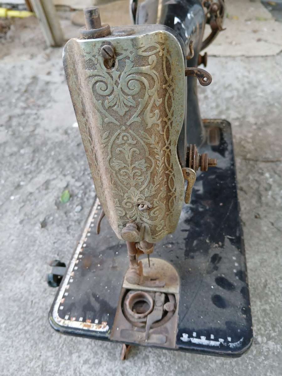 ANTIQUE Singer Sewing Machine For Restoration Model No. Y6376083
