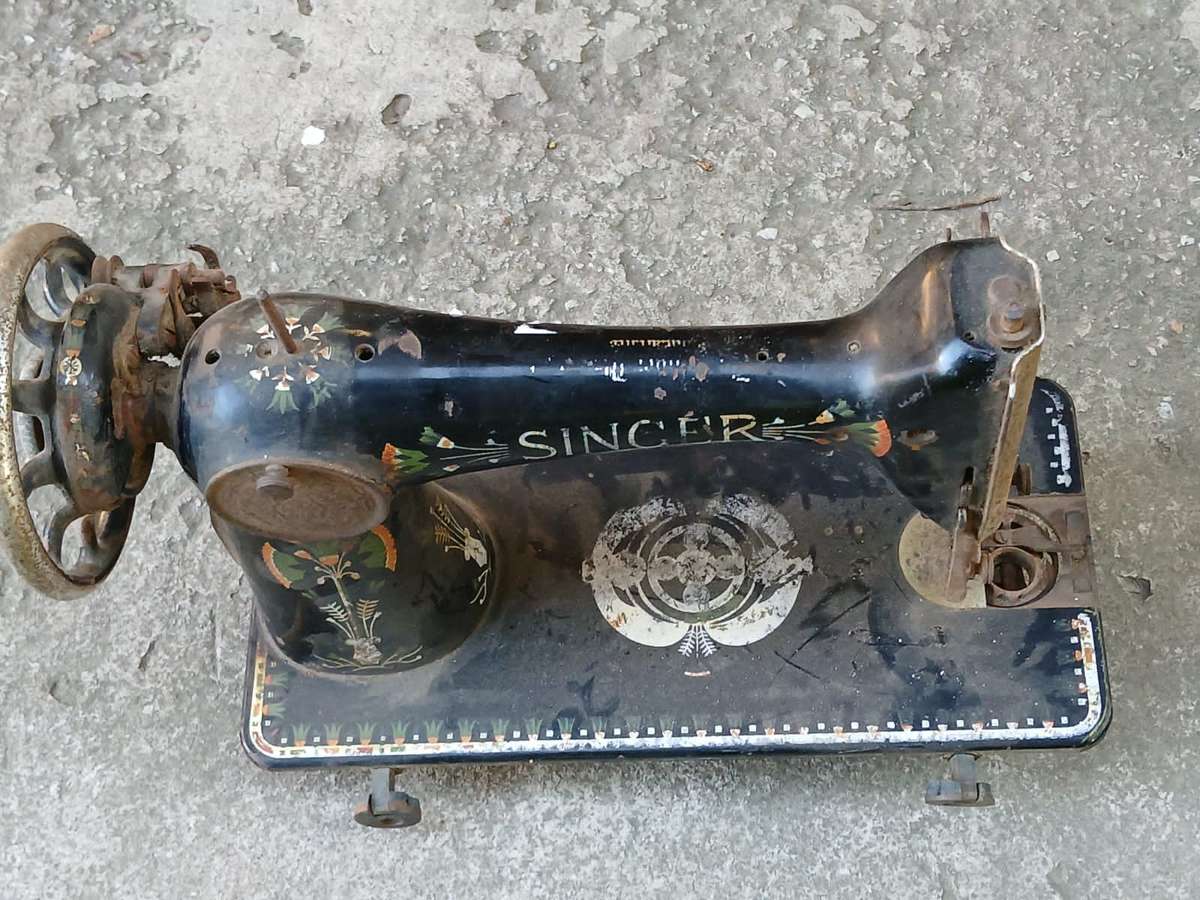 ANTIQUE Singer Sewing Machine For Restoration Model No. Y6376083