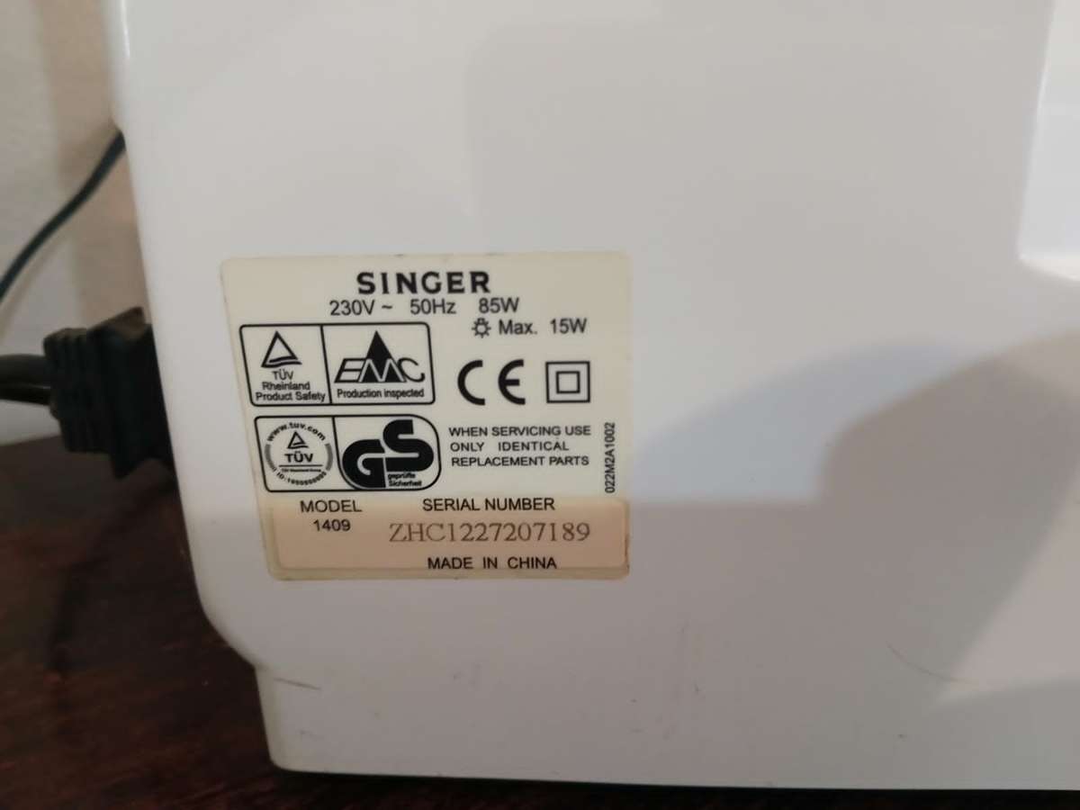 Singer Promise Sewing Machine Model 1409