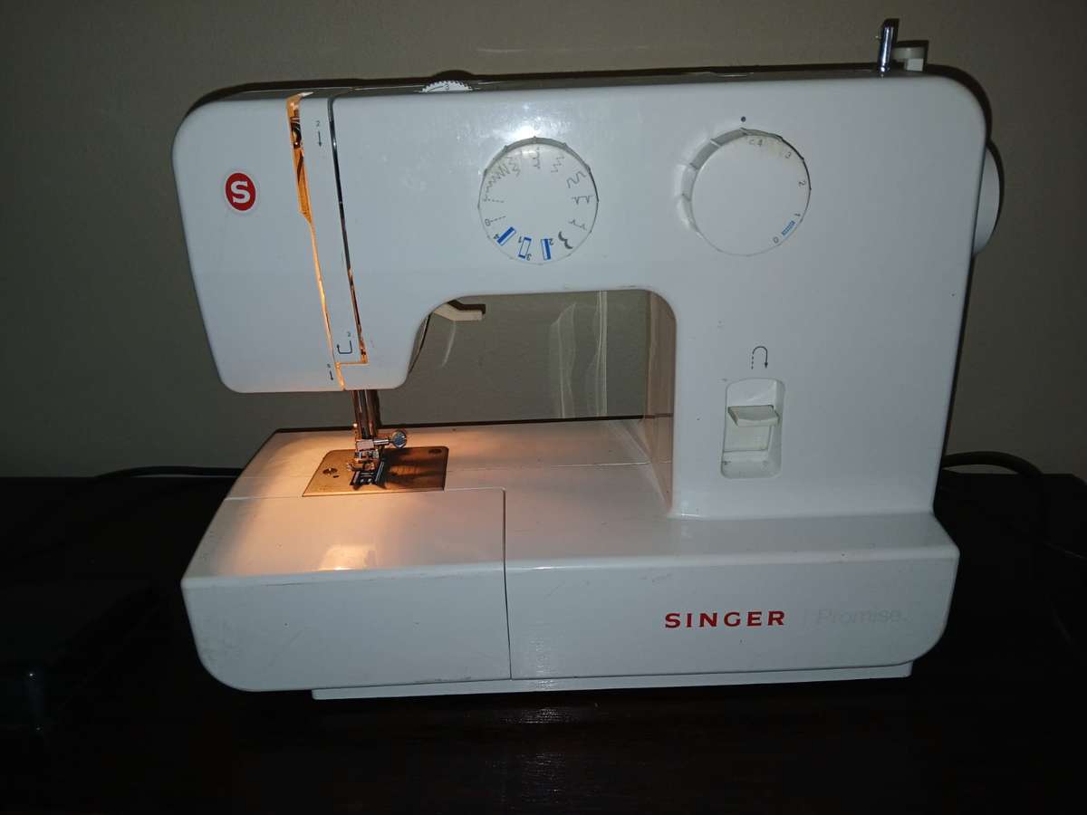 Singer Promise Sewing Machine Model 1409