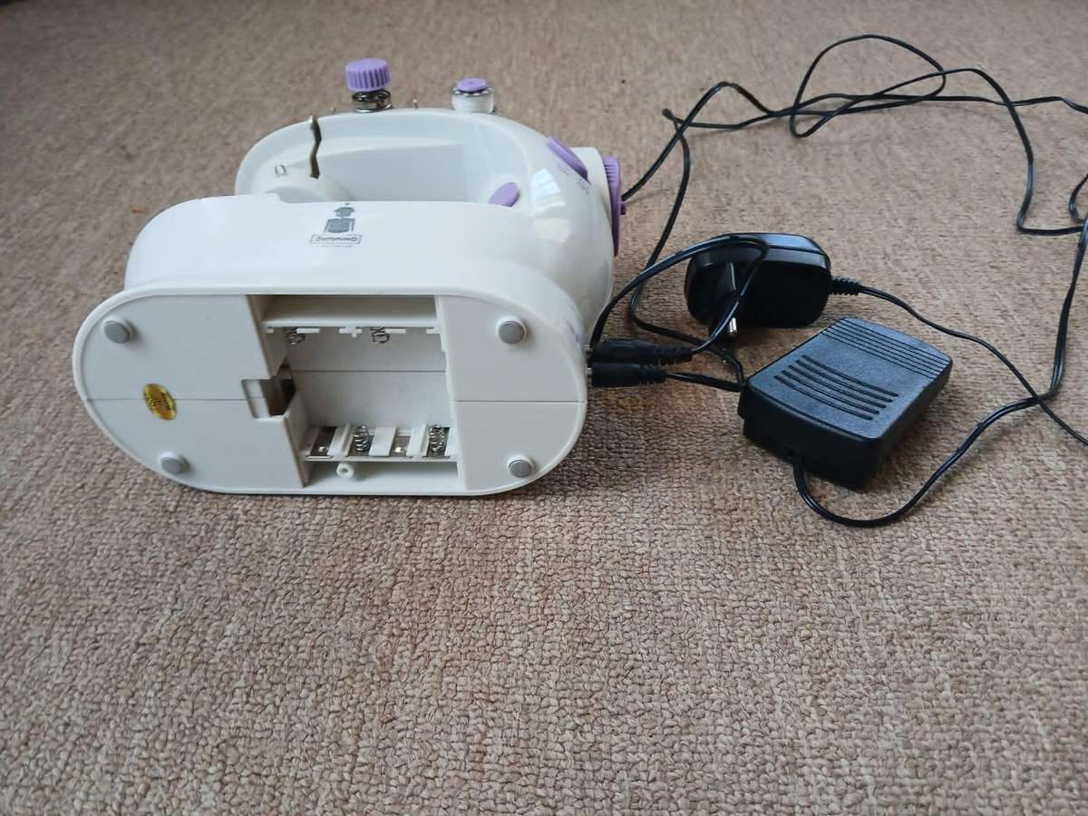 Jeronimo Mini Sewing Machine