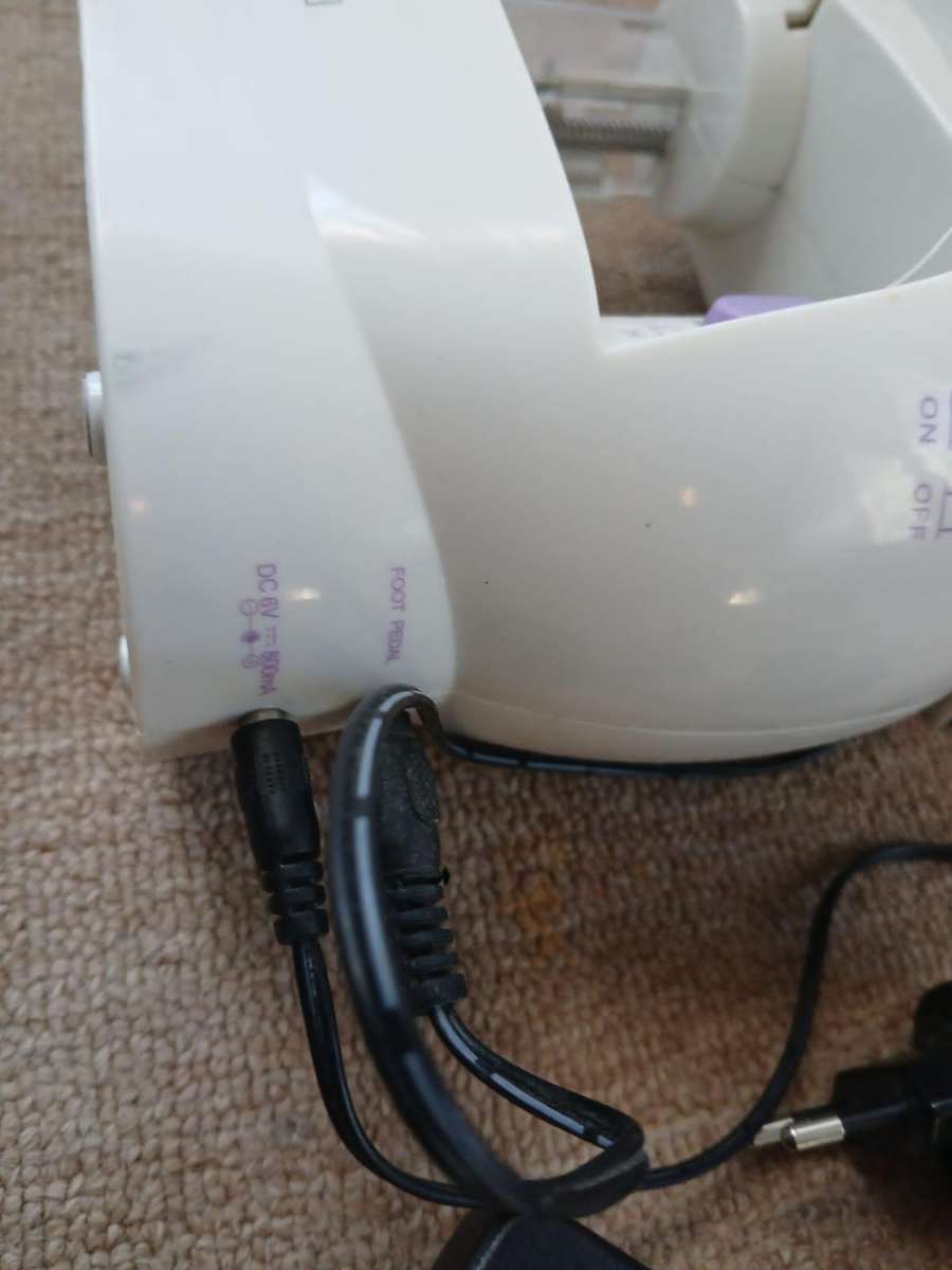 Jeronimo Mini Sewing Machine