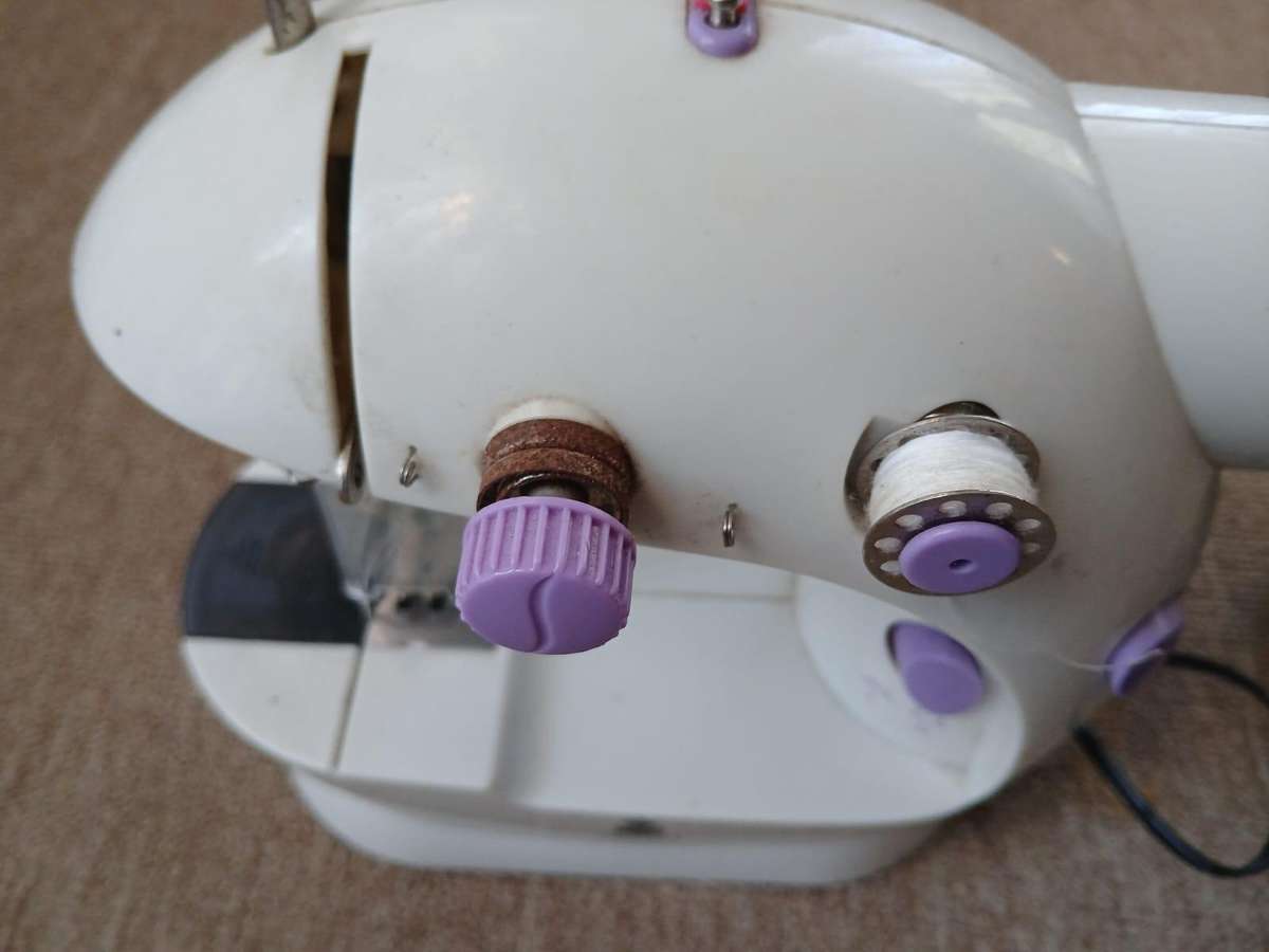 Jeronimo Mini Sewing Machine