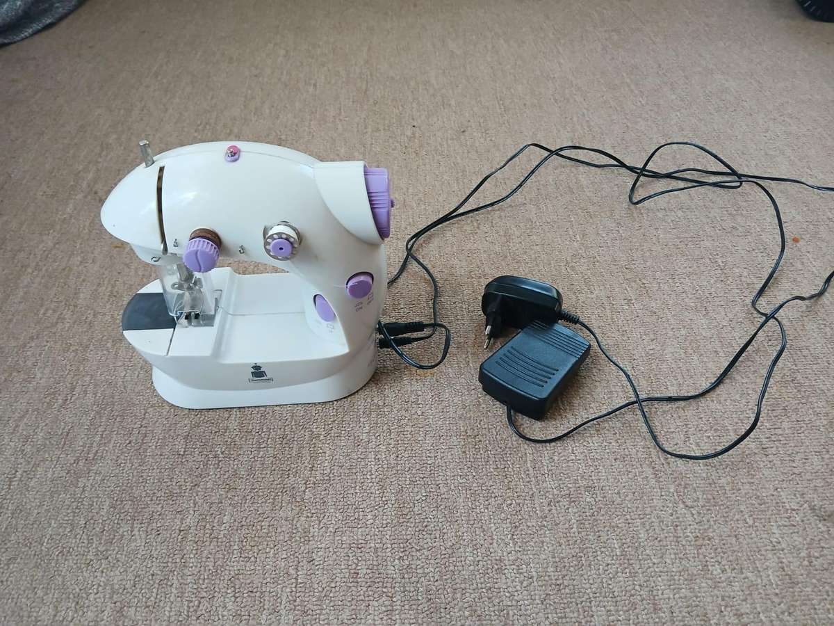 Jeronimo Mini Sewing Machine