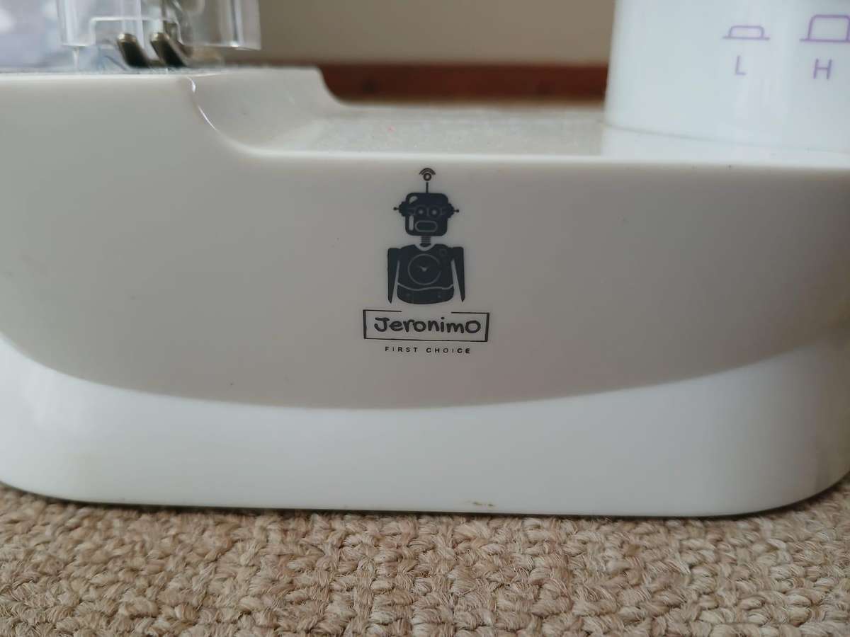 Jeronimo Mini Sewing Machine