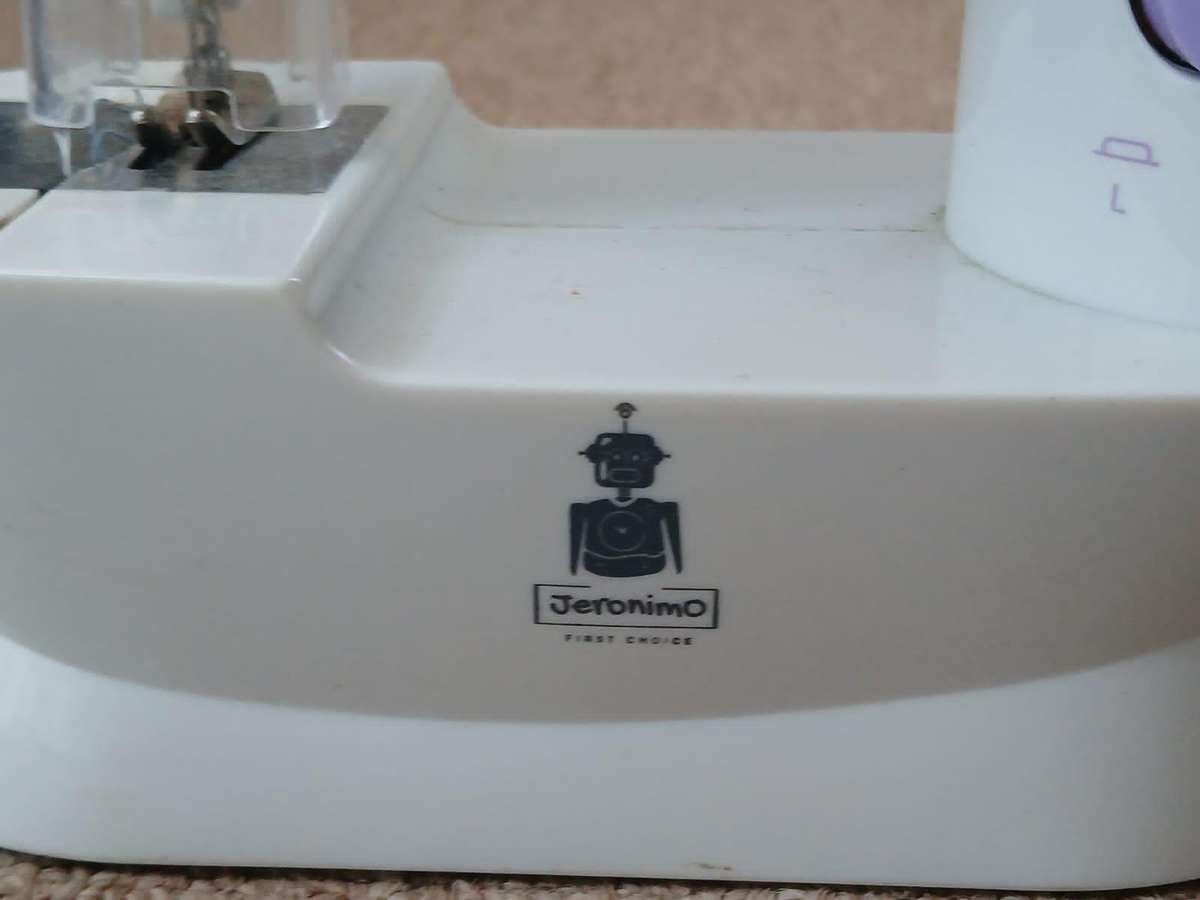 Jeronimo Mini Sewing Machine