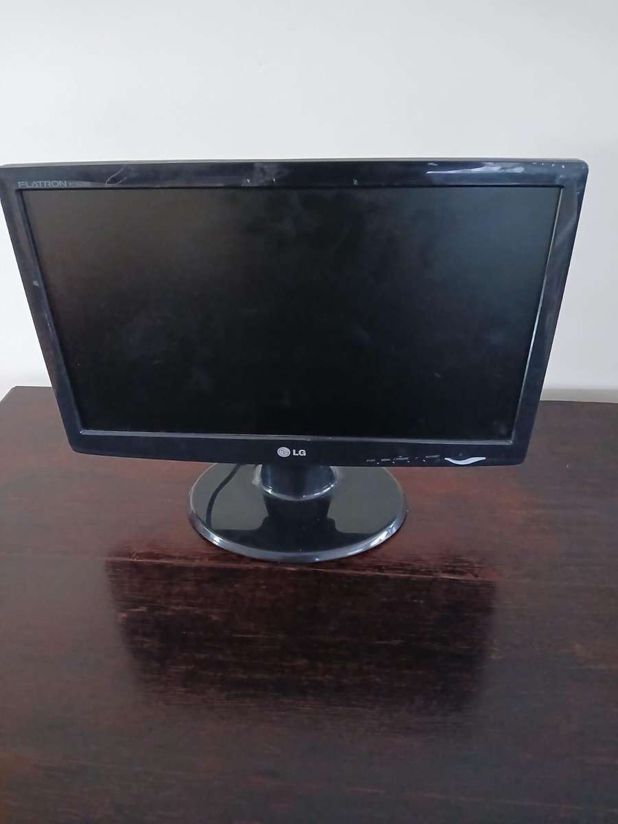 LG W1943SS-PF 18.5" Wide-screen LCD Monitor