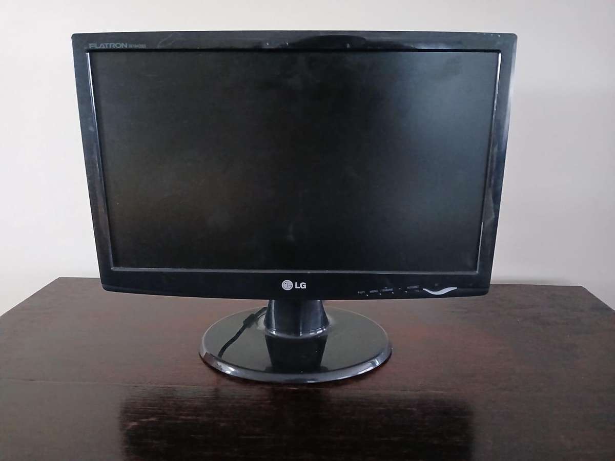 LG W1943SS-PF 18.5" Wide-screen LCD Monitor