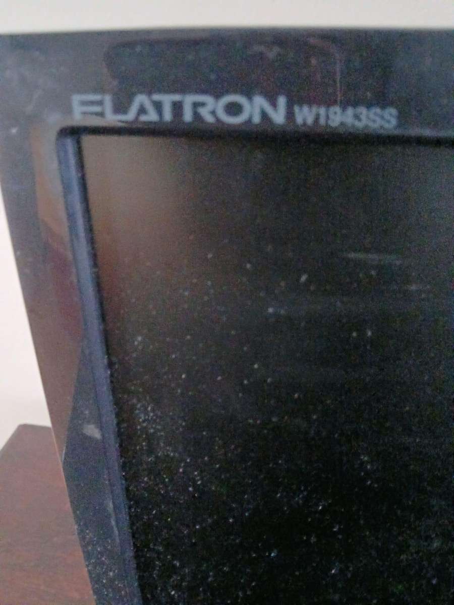 LG W1943SS-PF 18.5" Wide-screen LCD Monitor