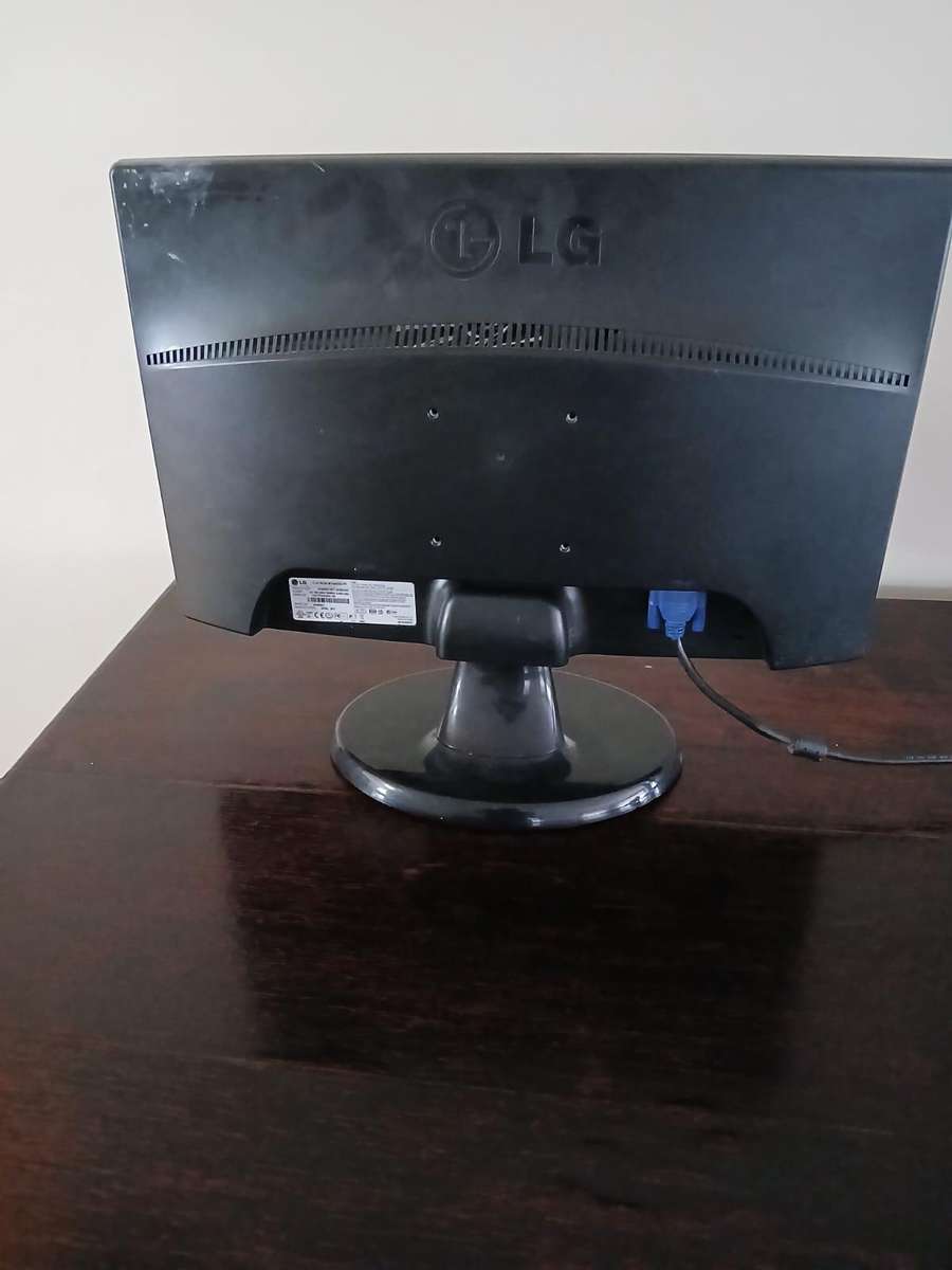 LG W1943SS-PF 18.5" Wide-screen LCD Monitor