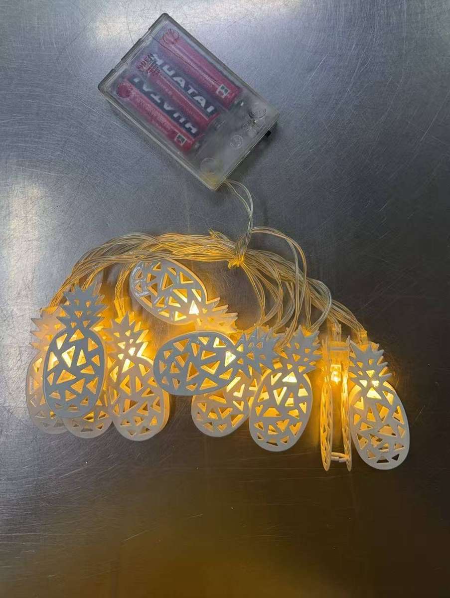 Christmas warm light artistic lighting fixture with AA batteries