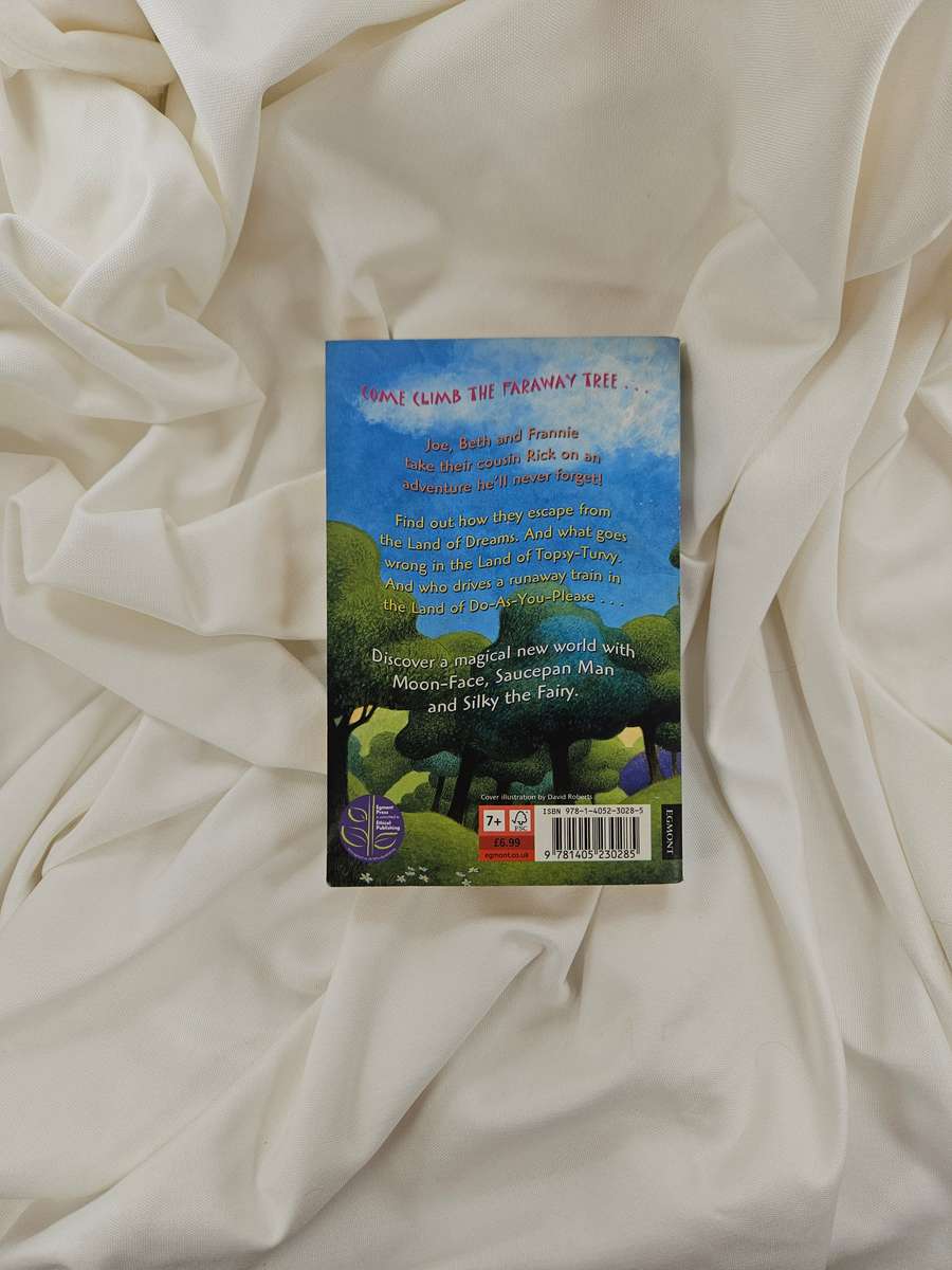 The Magic Faraway Tree by Enid Blyton - Paperback