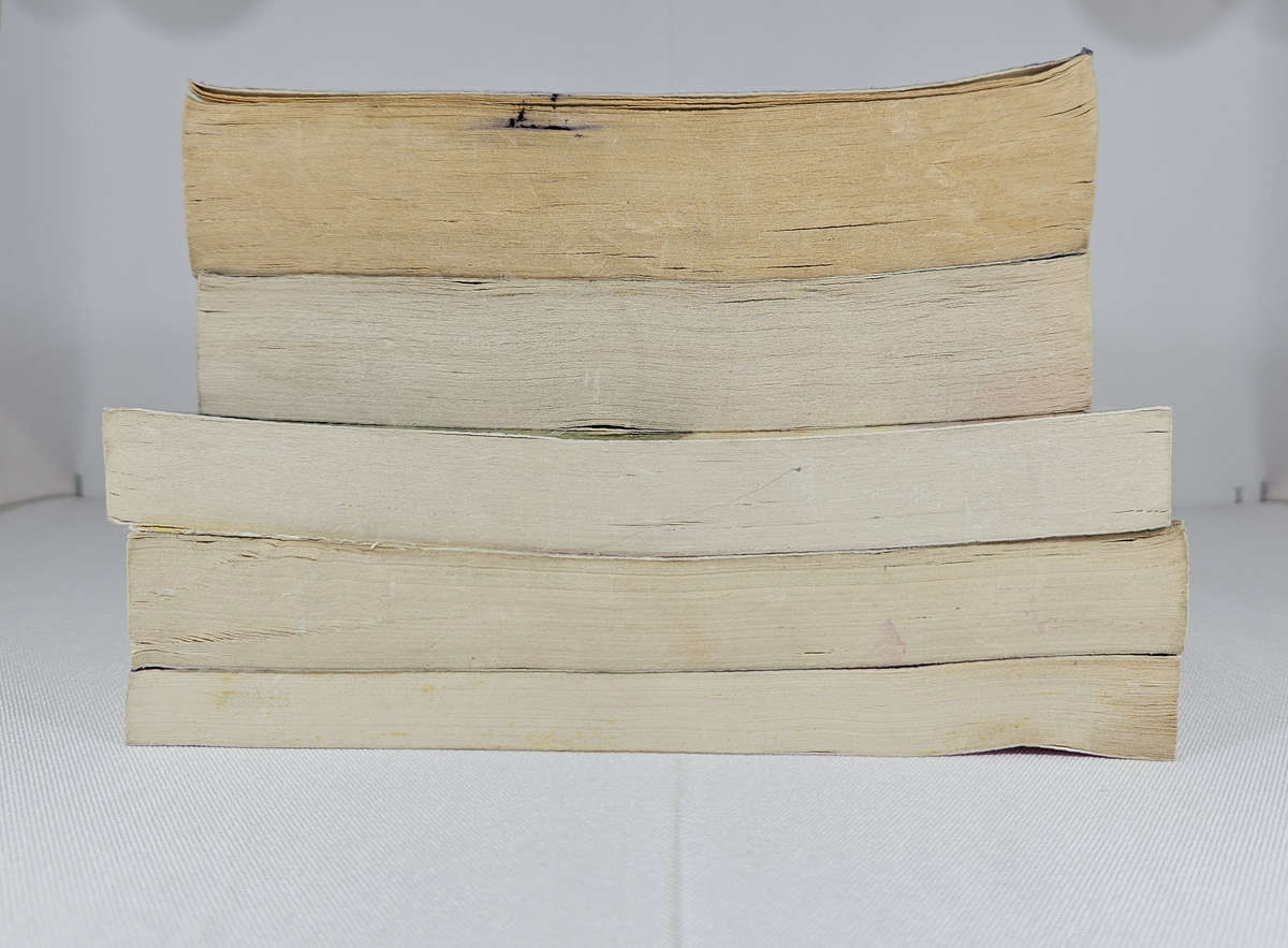 BOOK BUNDLE: 5x Mixed genres (Less than perfect condition)