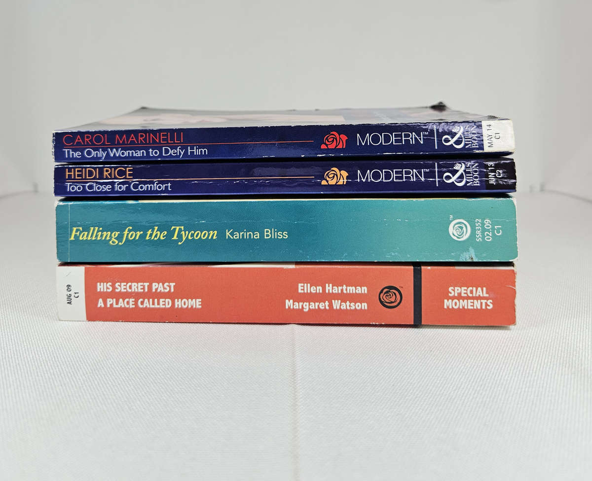 BOOK BUNDLE: 5x Mills & Boon Modern, Super Romance, Special Moments (2-in-1)