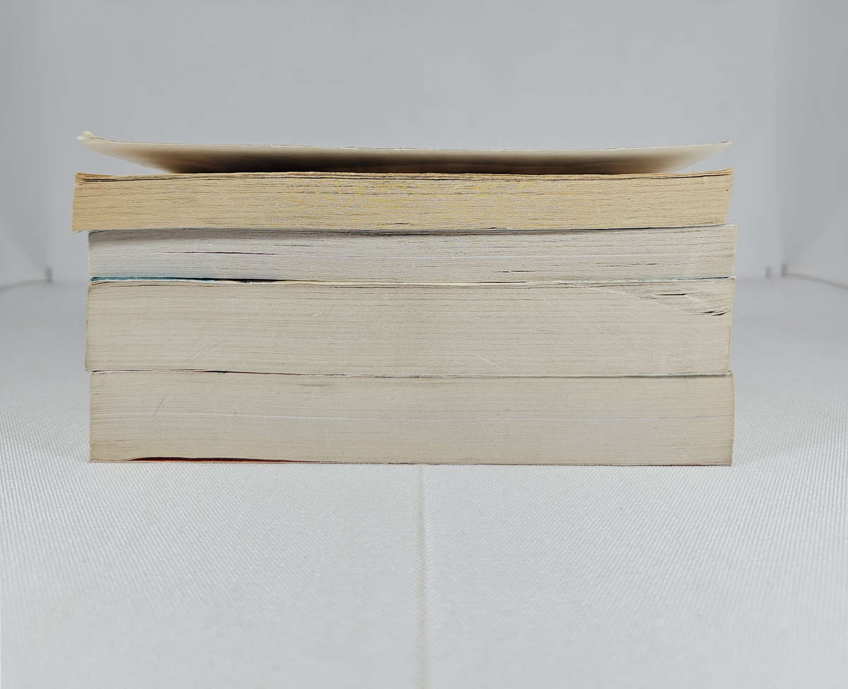 BOOK BUNDLE: 5x Mills & Boon Modern, Super Romance, Special Moments (2-in-1)