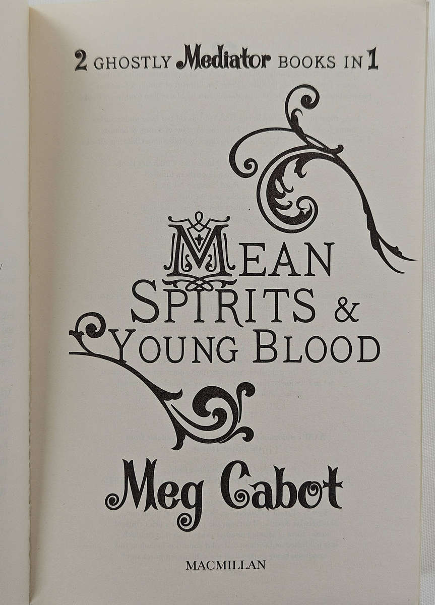 Mean Spirits & Young Blood (2 books in 1) by Meg Cabot - Paperback
