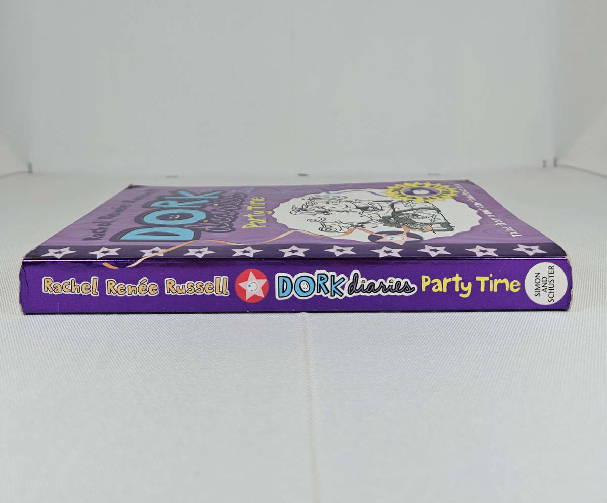 Dork Diaries: Party Time by Rachel Reneé Russell - Paperback