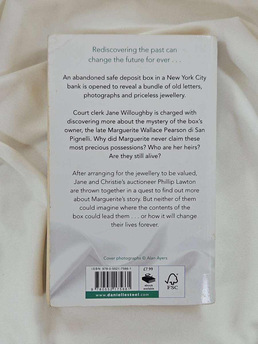 Property of a Noblewoman by Danielle Steel - Paperback