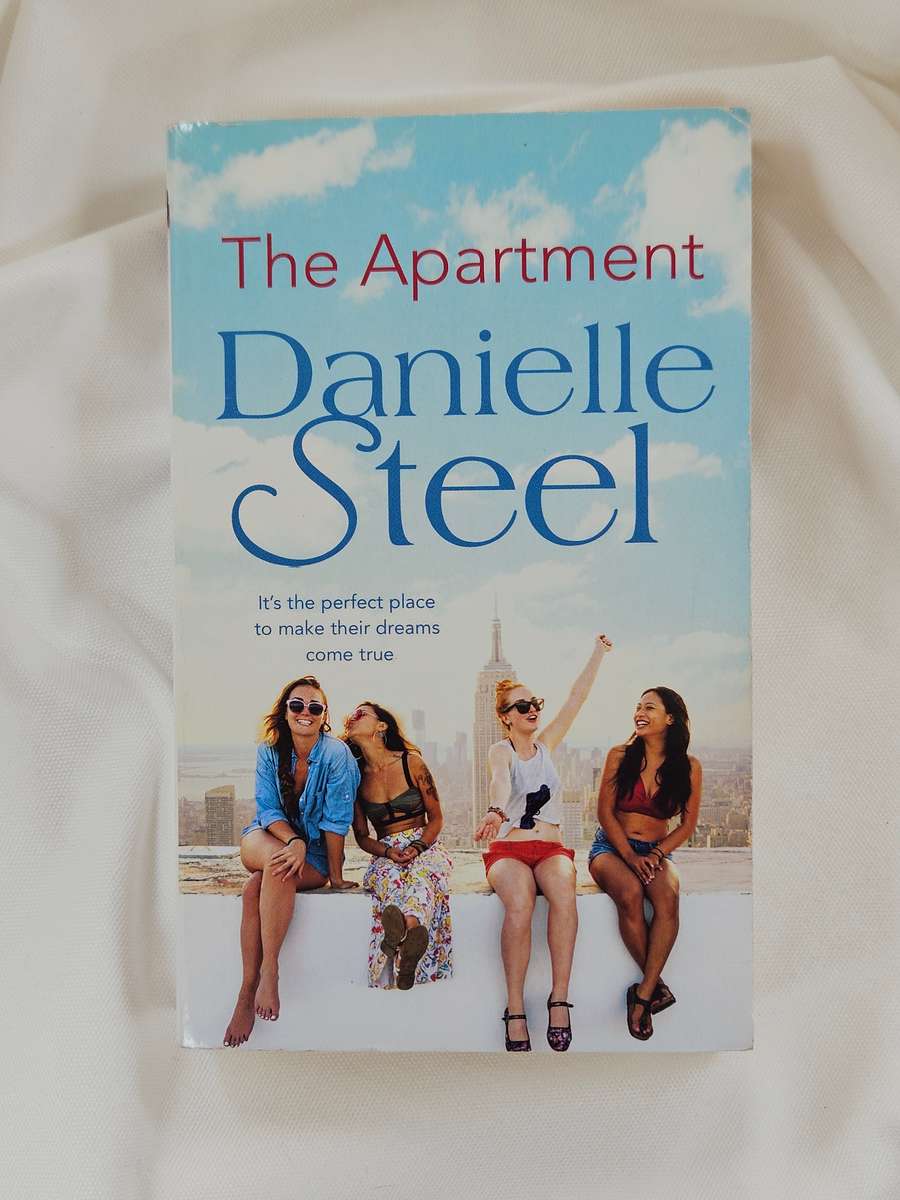 The Apartment by Danielle Steel - Paperback