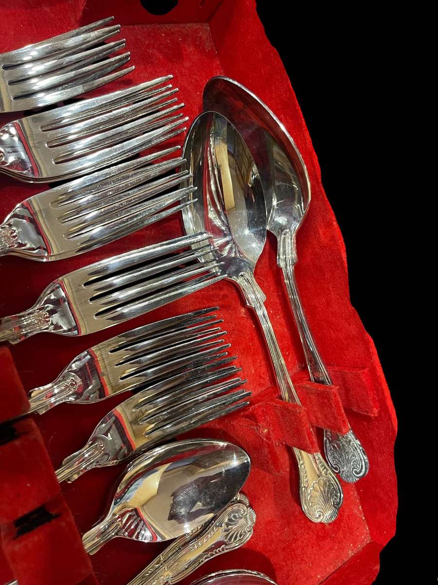 Kings pattern cutlery set canteen