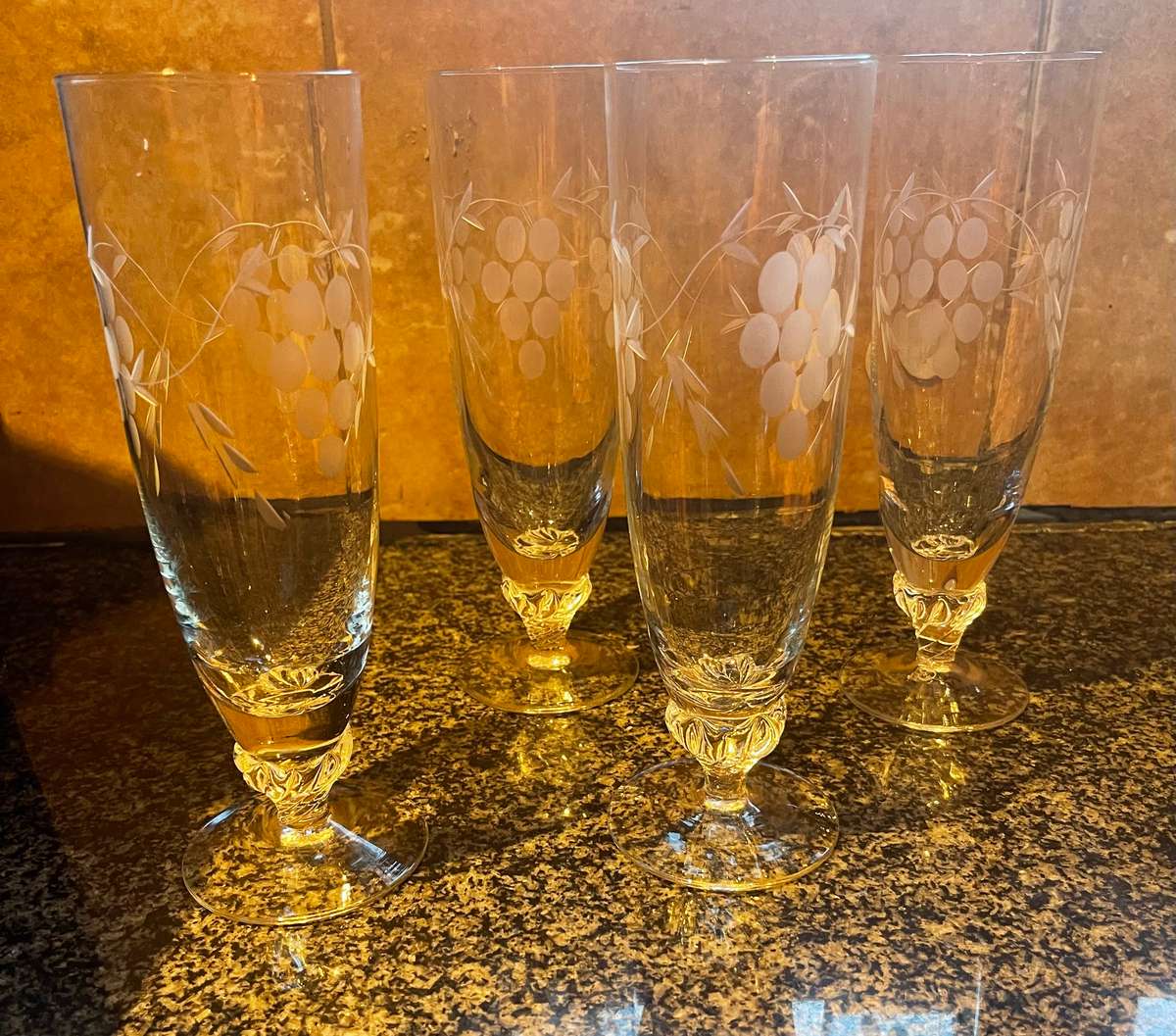 Glasses grape etched x4(+2)