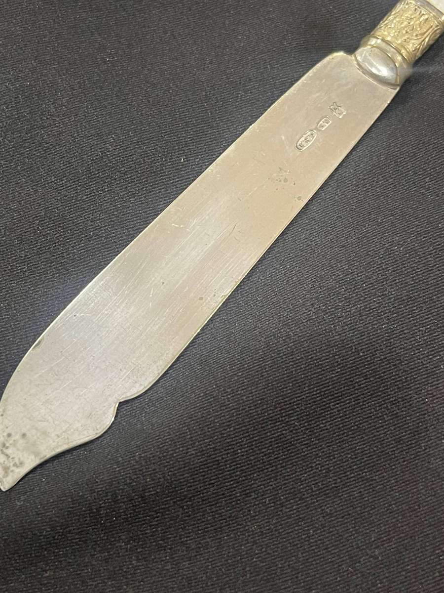 Knives mother of pearl each
